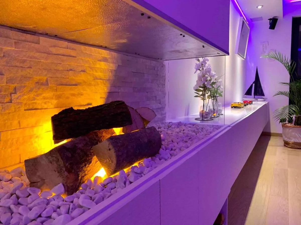 Jacuzzi Oasis Apartment Brussels